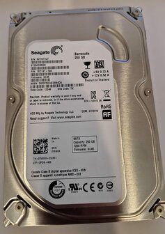 Seagate Barracuda 250GB SATA PC harddisk 3.5 inch 2