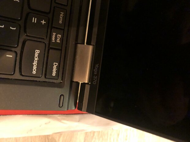 project laptop Lenovo Yoga 370 i7-7e gen 4/8/16GB ssd