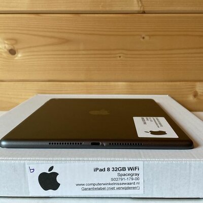 nieuwstaat Apple iPad 8 zwart 32GB 10.2" WiFi (4G) + 12 maanden garantie